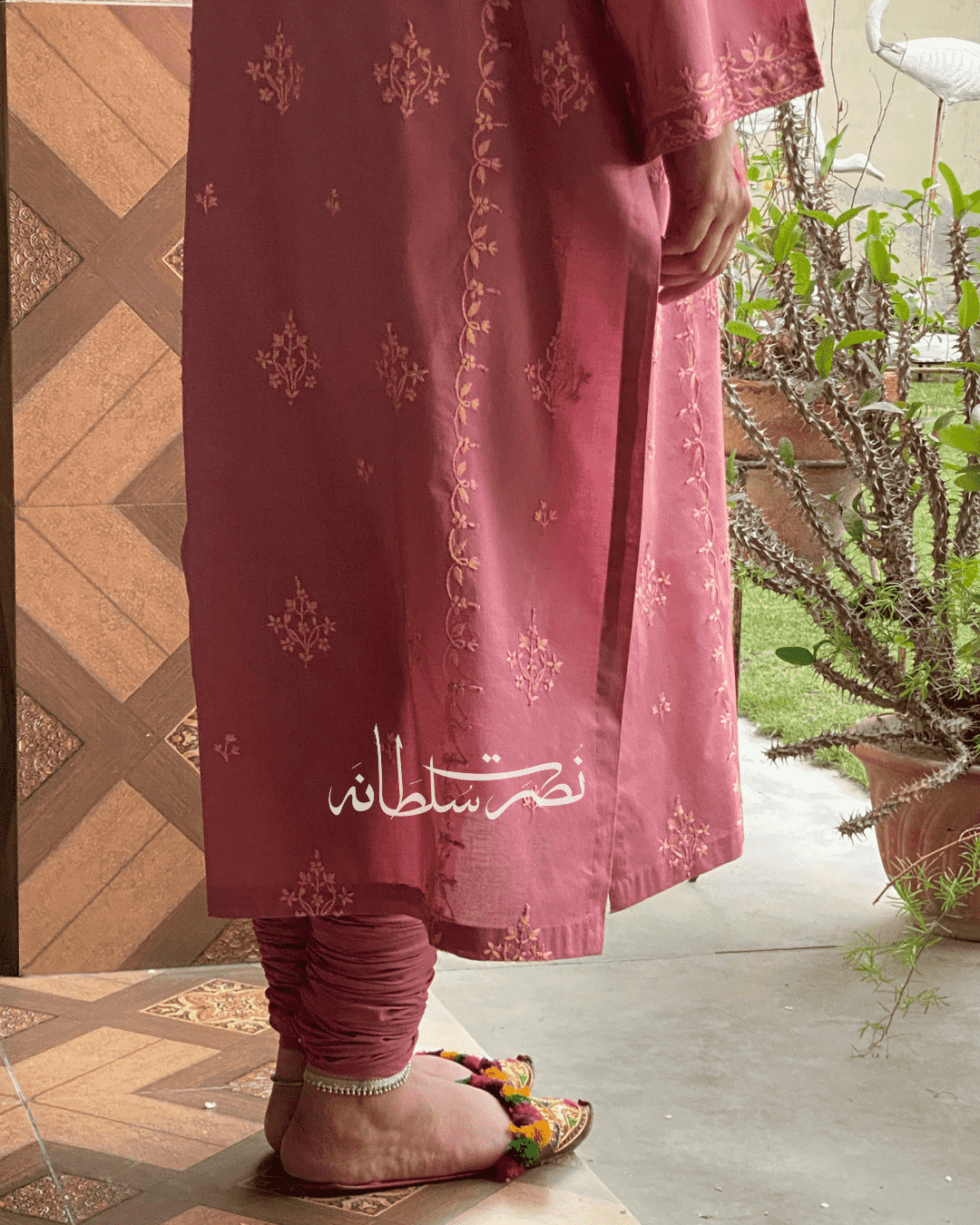 Classical Muave Bloom Hand Embroidered & Mirror Work Kurta