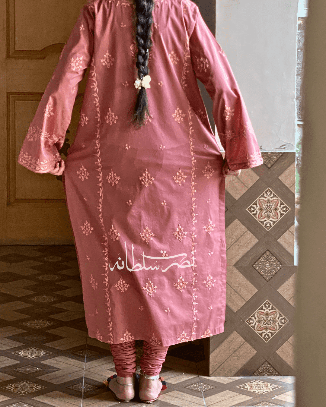 Classical Muave Bloom Hand Embroidered & Mirror Work Kurta
